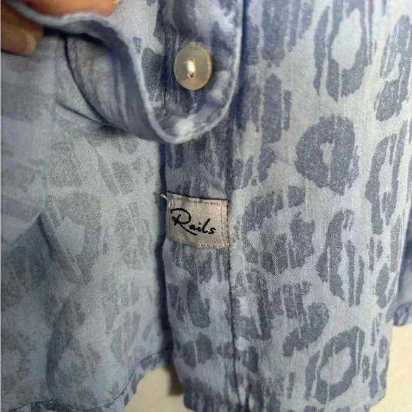 Rails Josephine Blue Batik cheetah print long sleeve button front blouse - Picture 7 of 15
